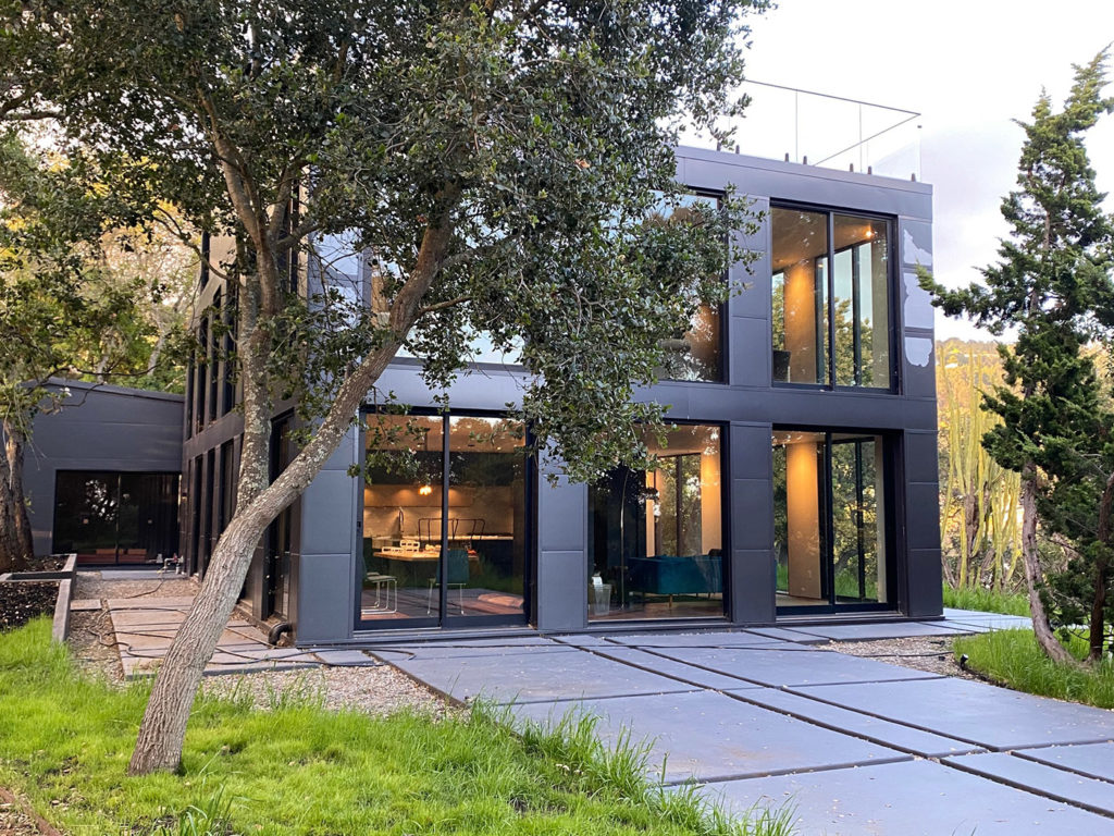 Paolo-Volpis-Architect-Oakland-California-modern-black-metal-homes-residential-steel-contact-gl-and-houses-metal-floor-plans-geometric-concrete-home-stone-water-elements-driveway-ideas-with (2).jpg